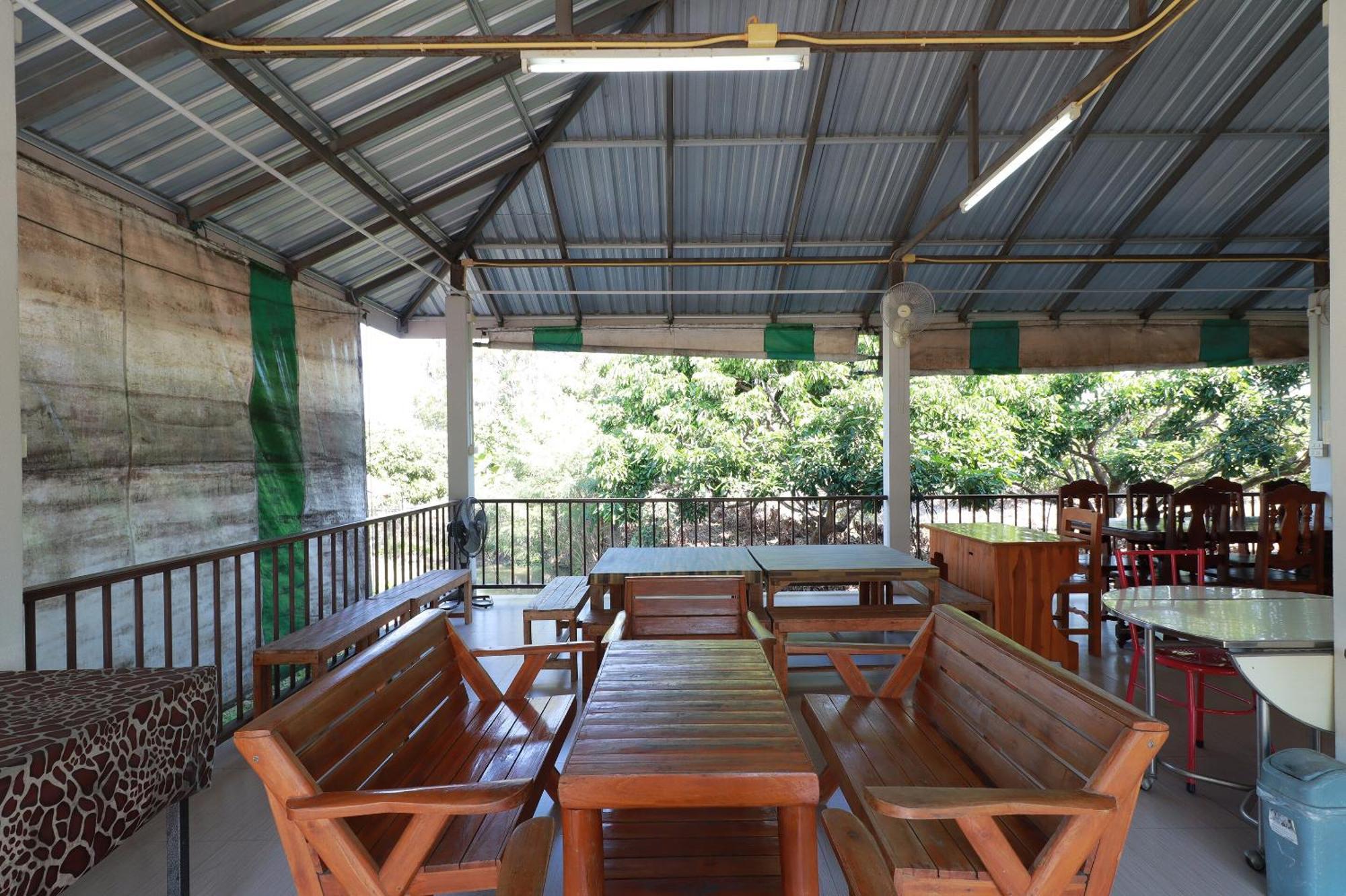 OYO 553 Kongsup Resort Lamphun Eksteriør billede