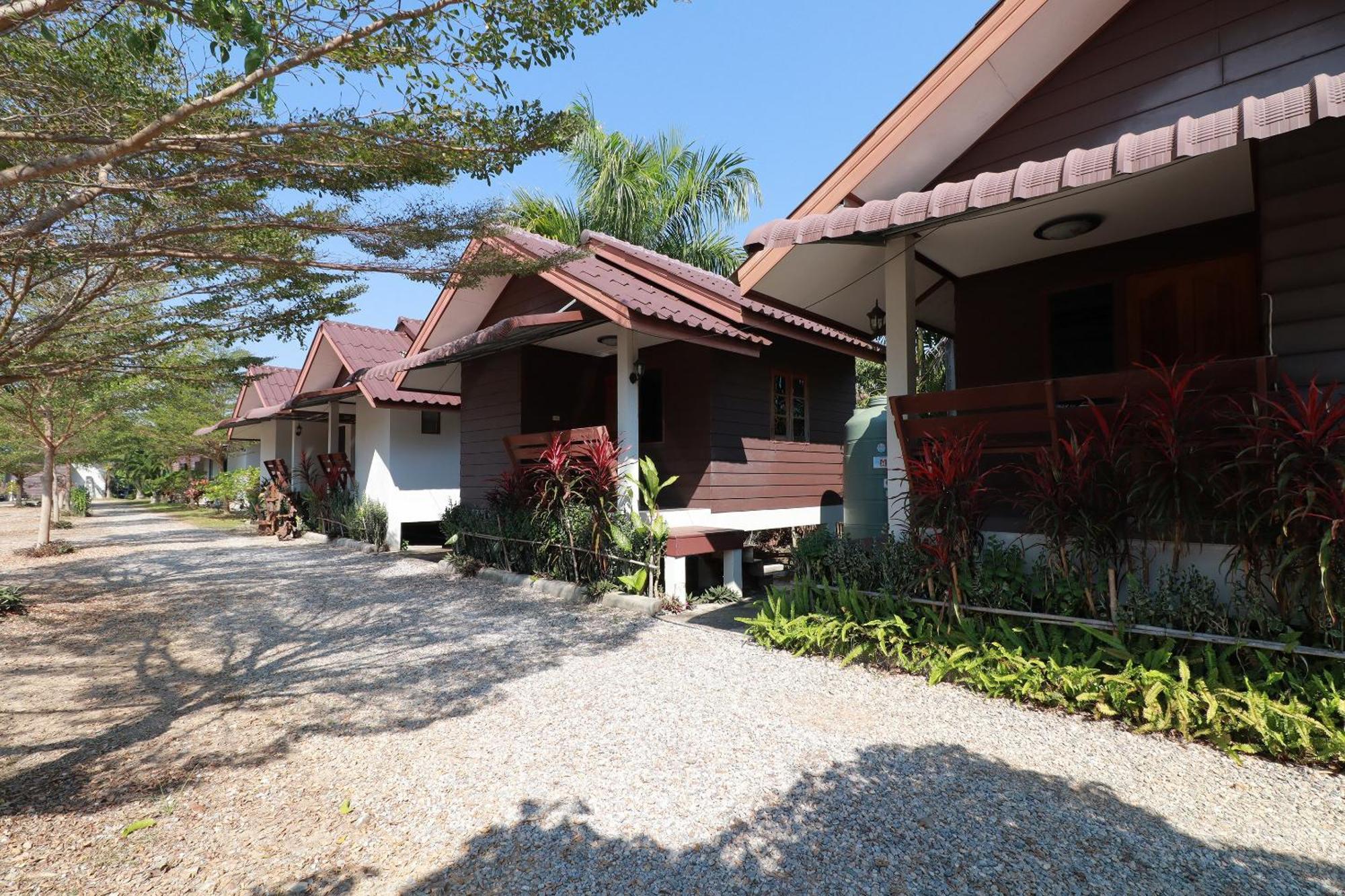 OYO 553 Kongsup Resort Lamphun Eksteriør billede
