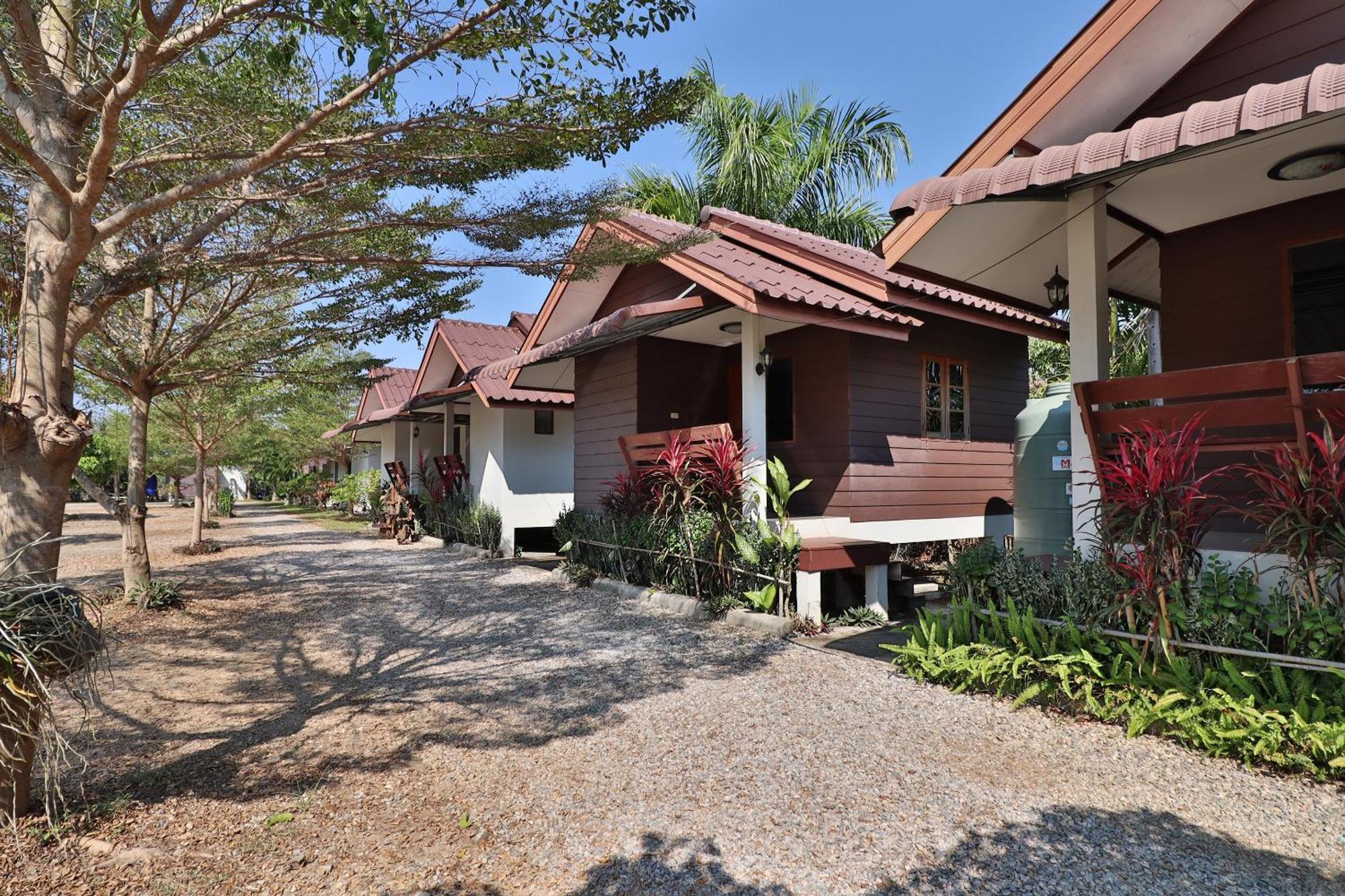 OYO 553 Kongsup Resort Lamphun Eksteriør billede