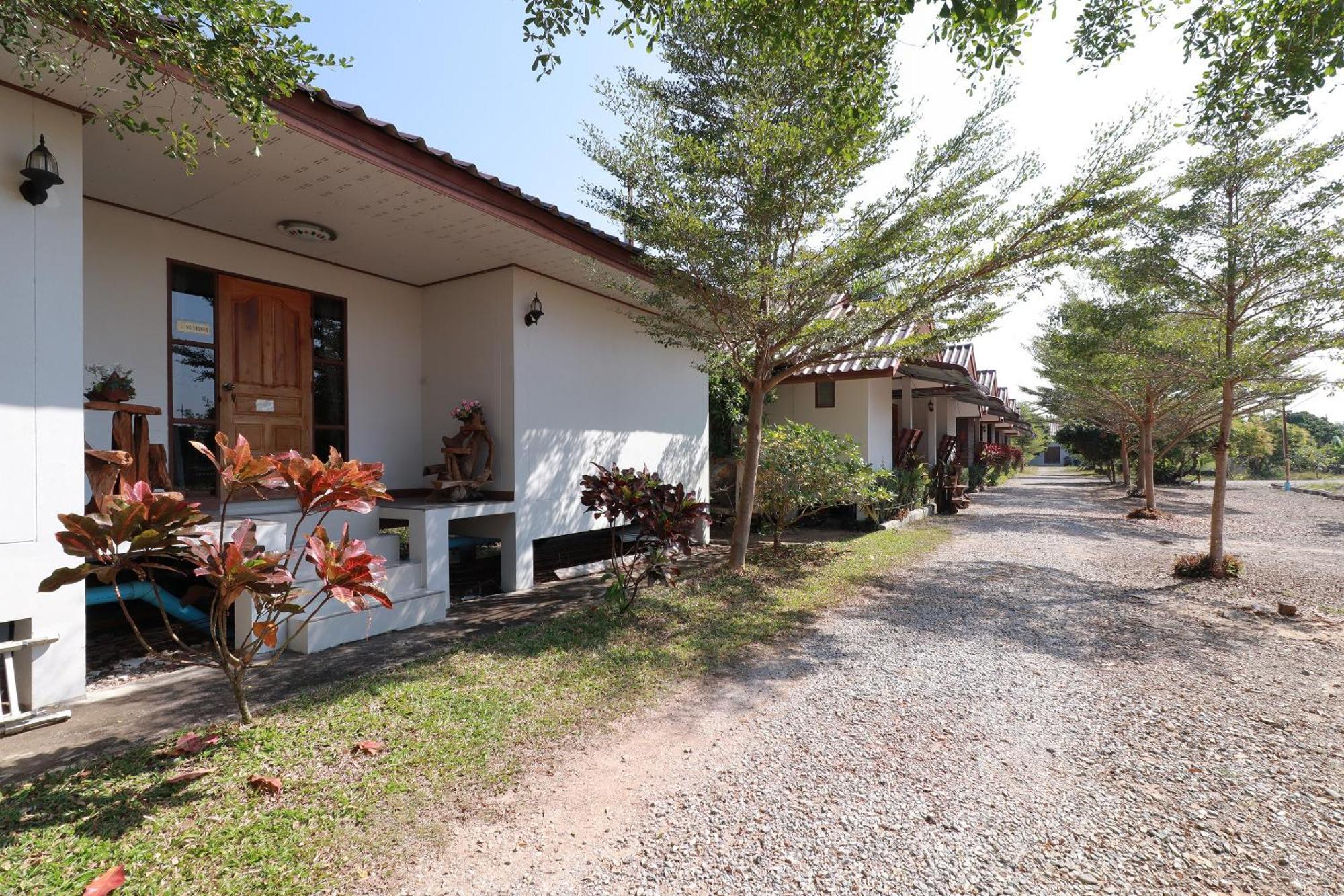 OYO 553 Kongsup Resort Lamphun Eksteriør billede
